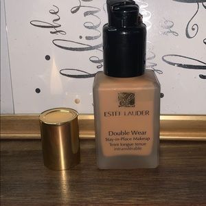Estée Lauder Double Wear Foundation